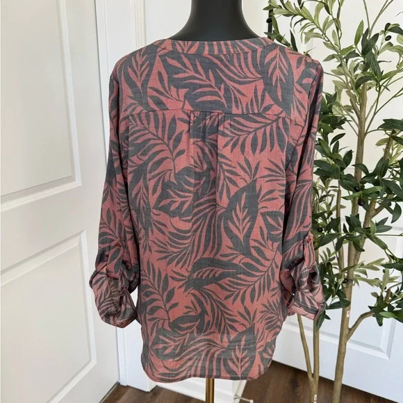 Zac & Rachel Multicolor Leaf Print Button-Down Shirt - Picture 4 of 8